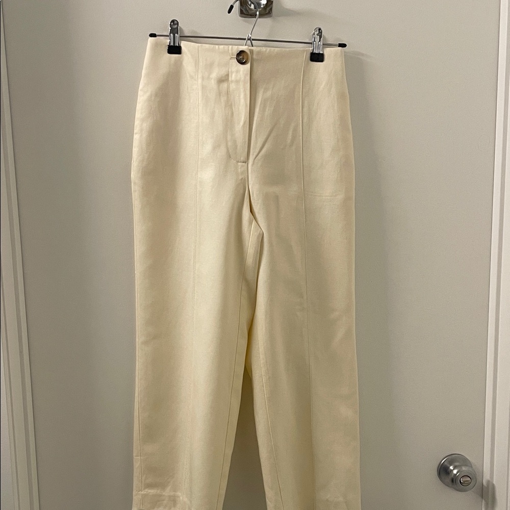 Ann Taylor Cream Ankle Pants. NWT! High rise straight leg.